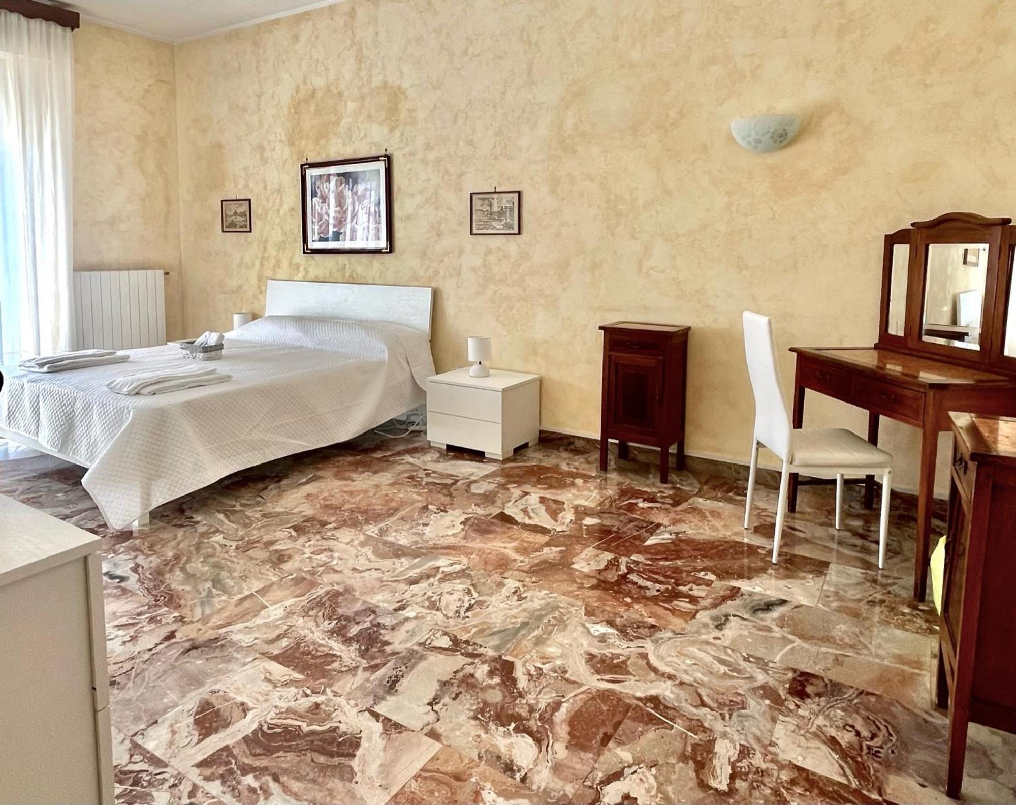 Le Ville Tivoli - Suites, Tivoli City Center! Bagian luar foto